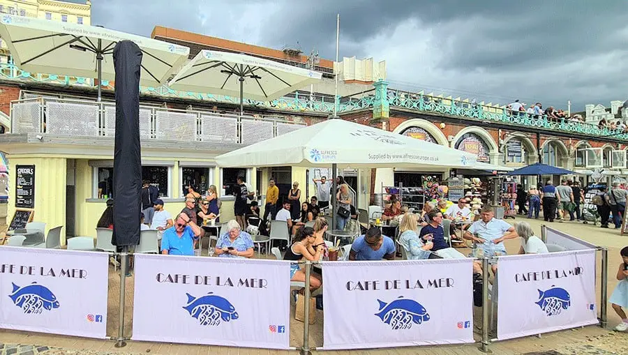 Cafe De La Mae on Brighton Beach